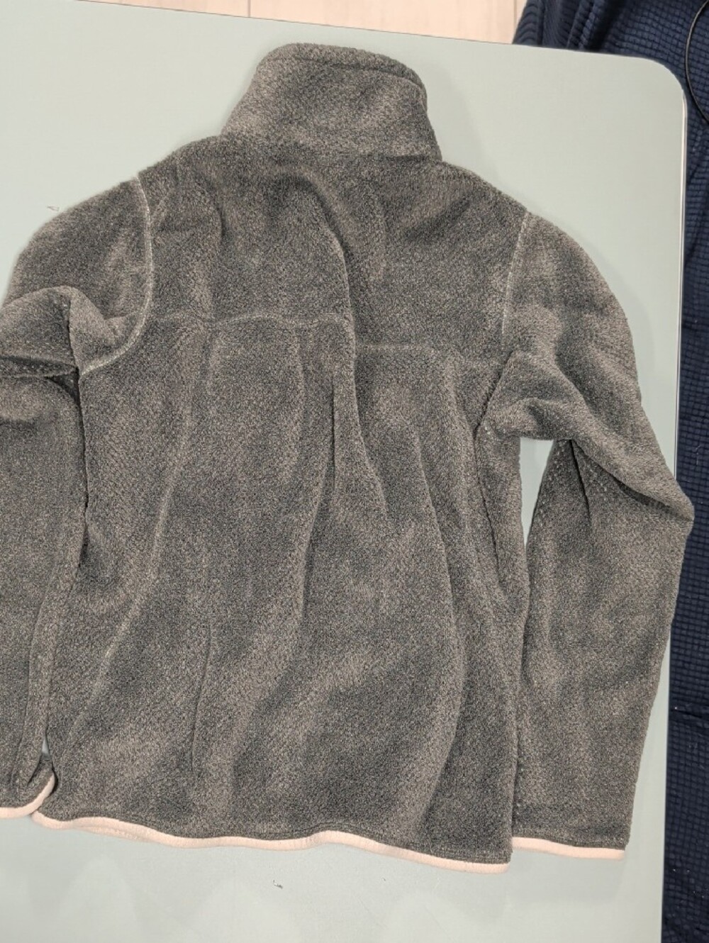 Patagonia Women's Gray Snap-T Fleece Pullover with White Trim Sz S. - Picture 9 of 9